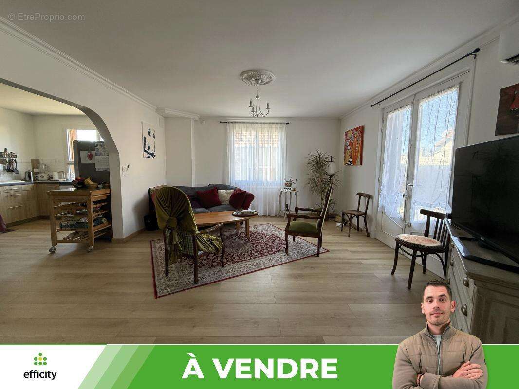 Maison à MOUSSAC