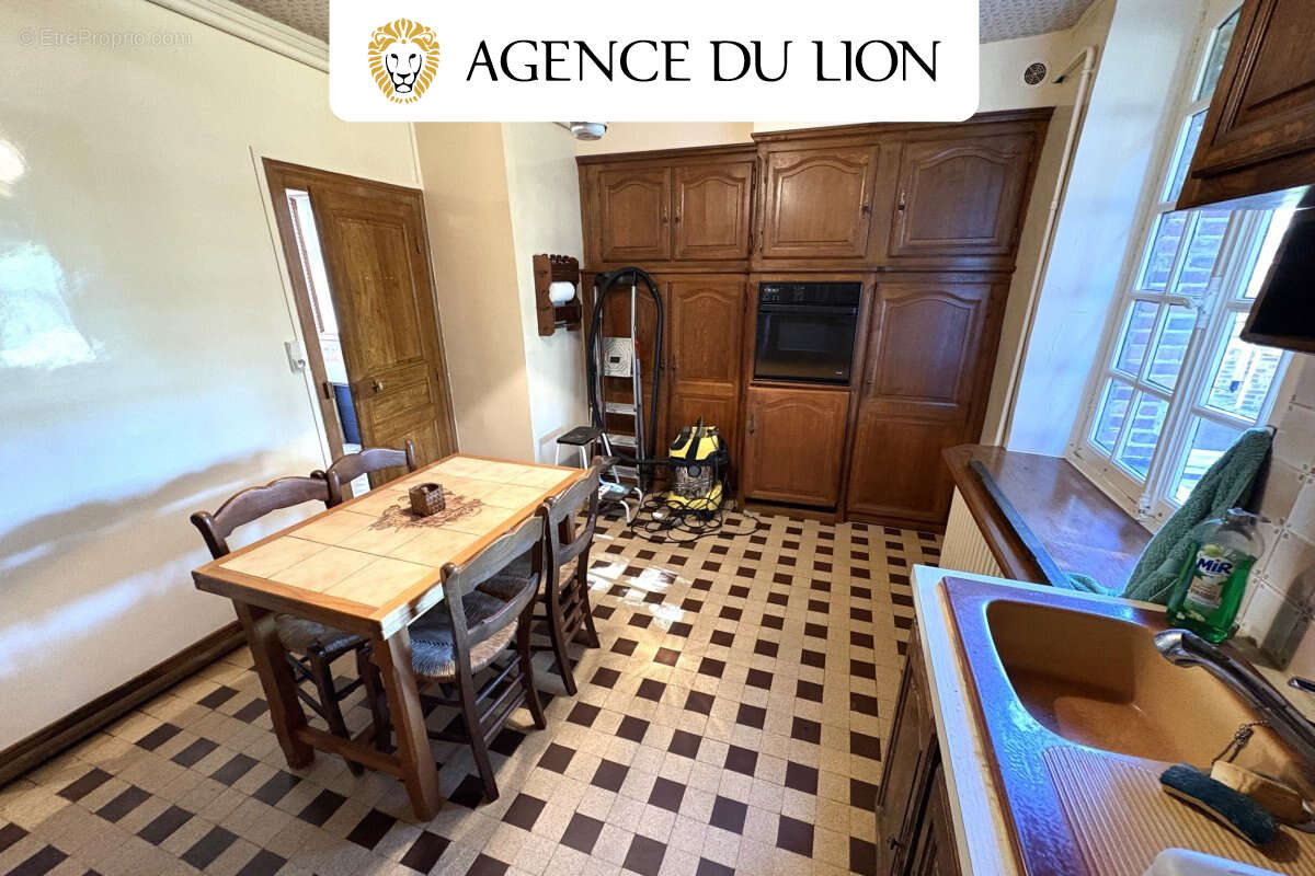 Maison à CHATEAUNEUF-EN-THYMERAIS