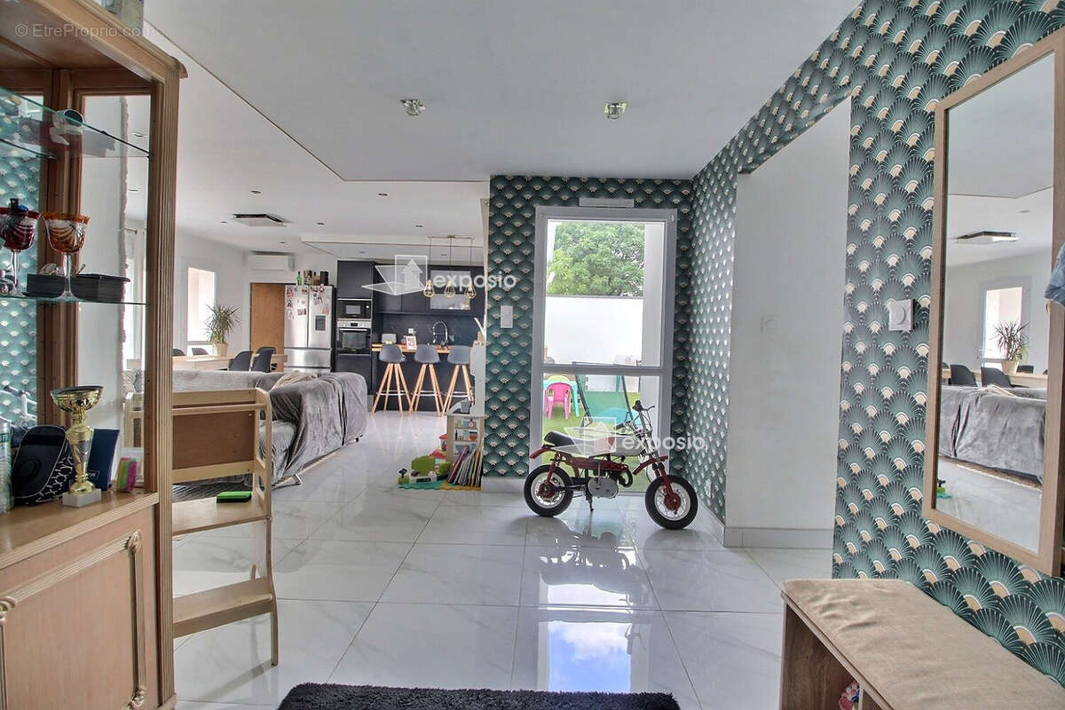 Maison Saint Maxire 5 pièce(s) 121.69 m2 - photo 2