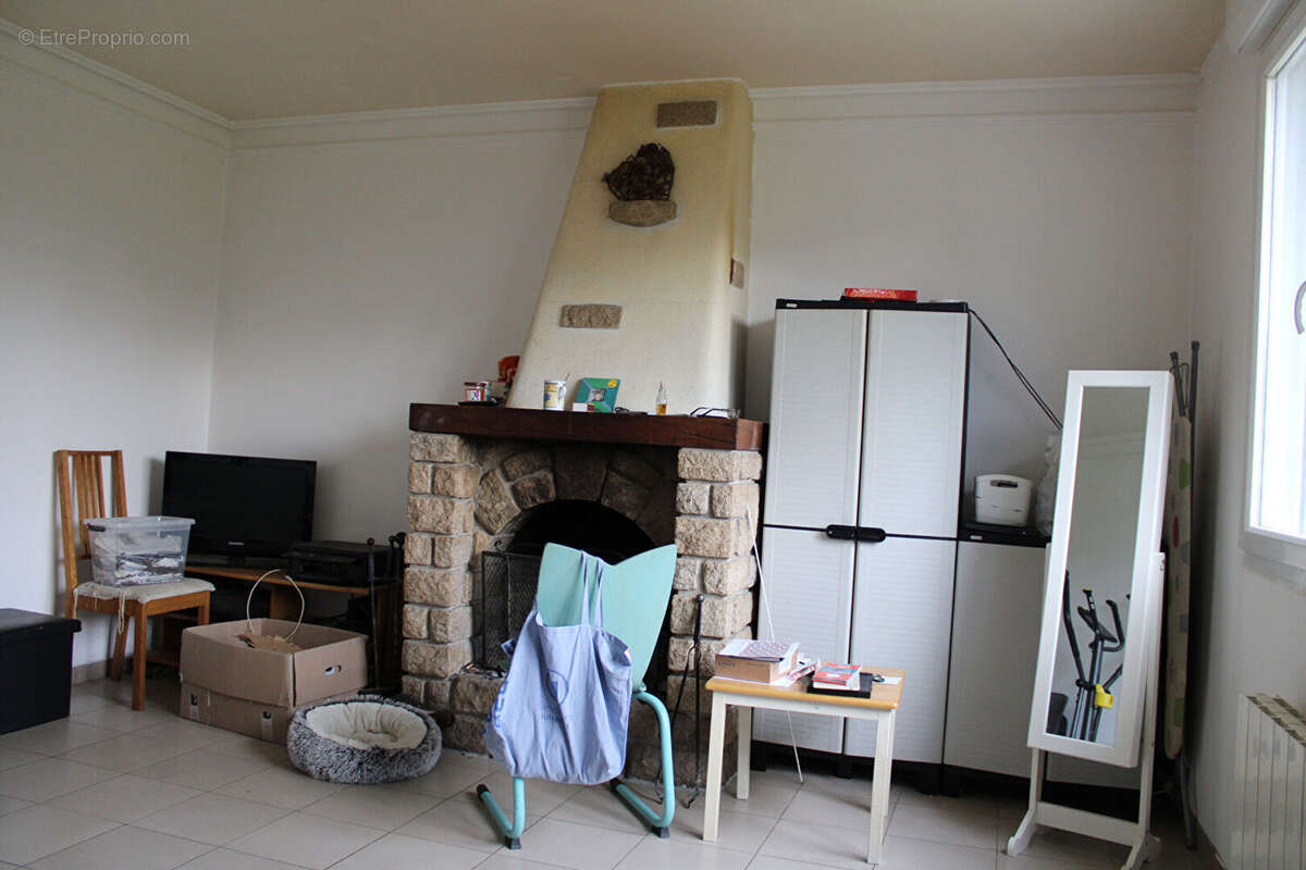 Maison à FONTAINE-COUVERTE