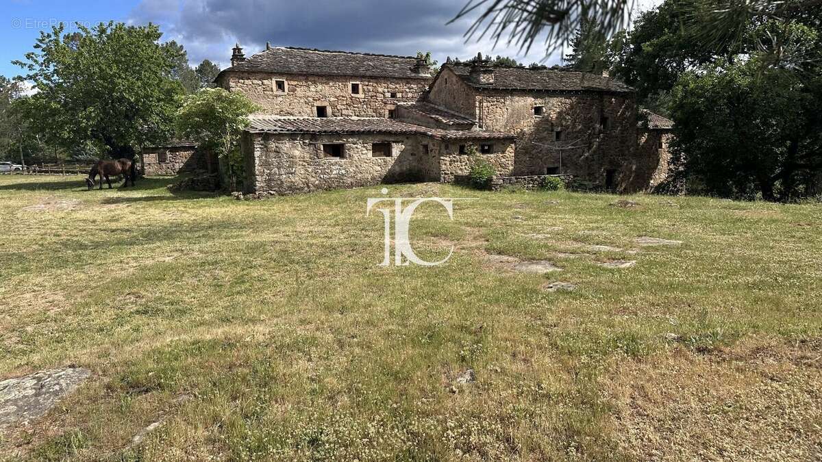 Mas du xviiieme 7ha de terrain - photo 2