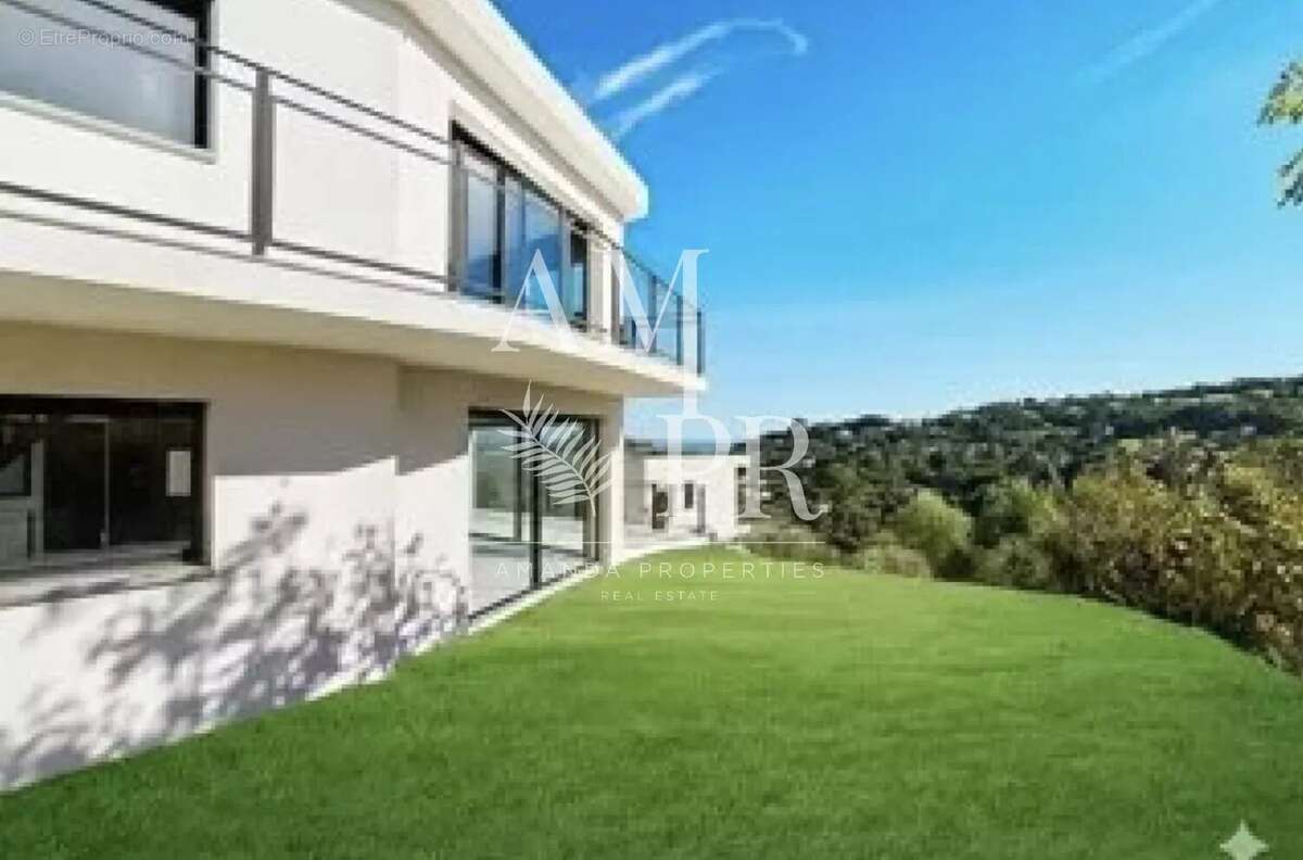 Maison à VALLAURIS