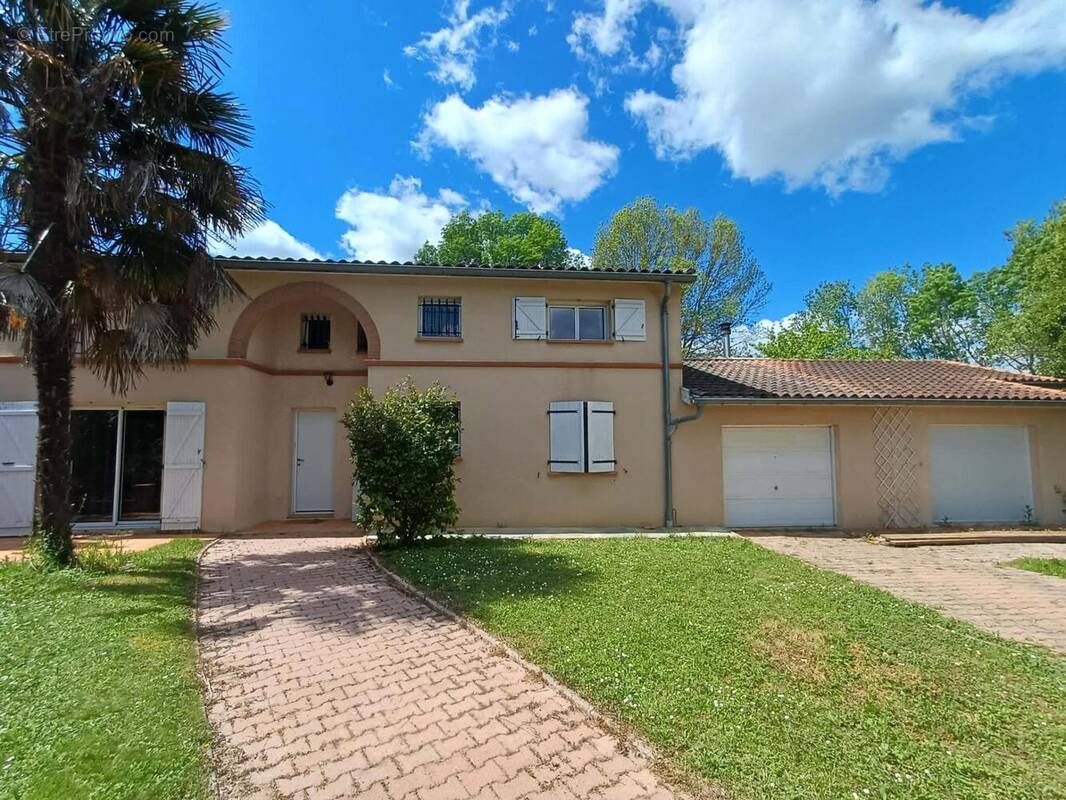 Photo 1 - Maison à SAINT-PIERRE-DE-LAGES