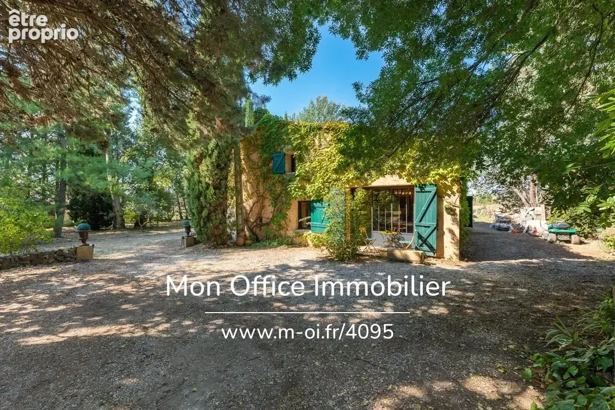 Référence : 7235-SJO - Magnifique Mas SOUS-OFFRE/ aux portes d'Aix-en-Provence - piscine- terrain plat arboré de 6400m2- cachet - photo 3