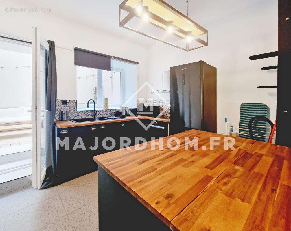 Vente type 2 terrasse cachet calme Hyper centre 13001 Marseille - photo 6