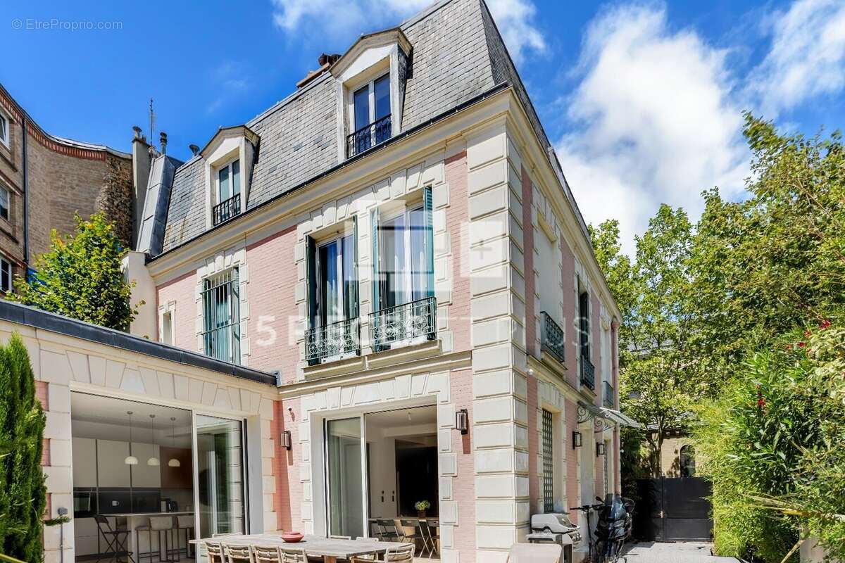 Maison à SAINT-MANDE