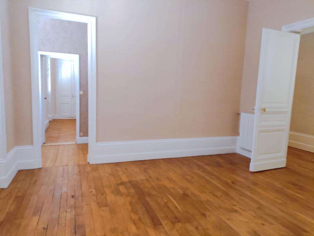 Maison à CHATELLERAULT