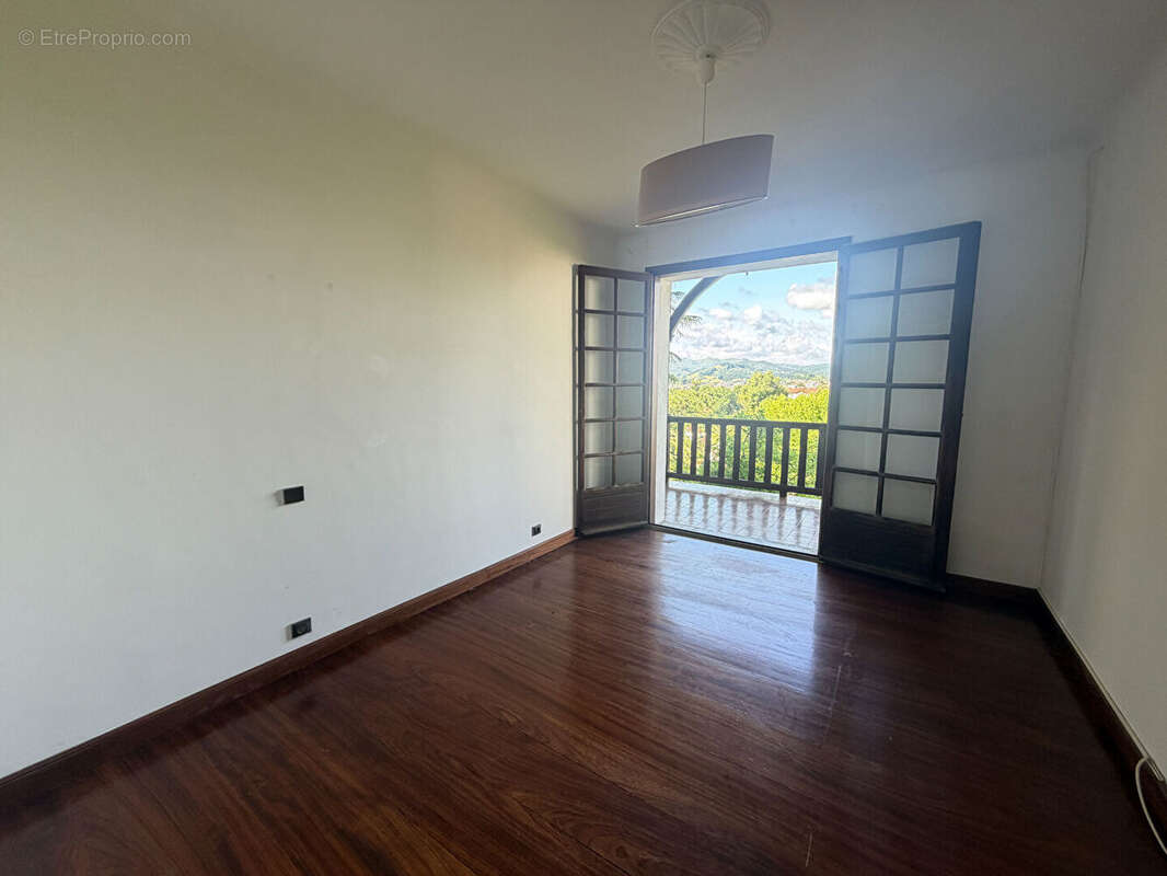 Hendaye appartement T5 de 124m² + combles - photo 5