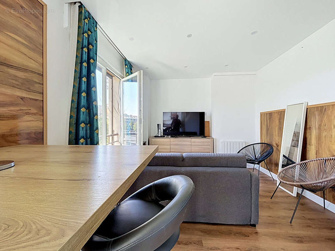 Appartement à MARSEILLE-4E
