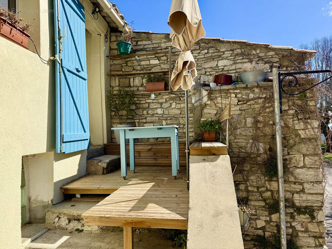 Dickjan POPPEMA de eXp France vous propose une belle petite maison rénovée - Maison à MONTFURON