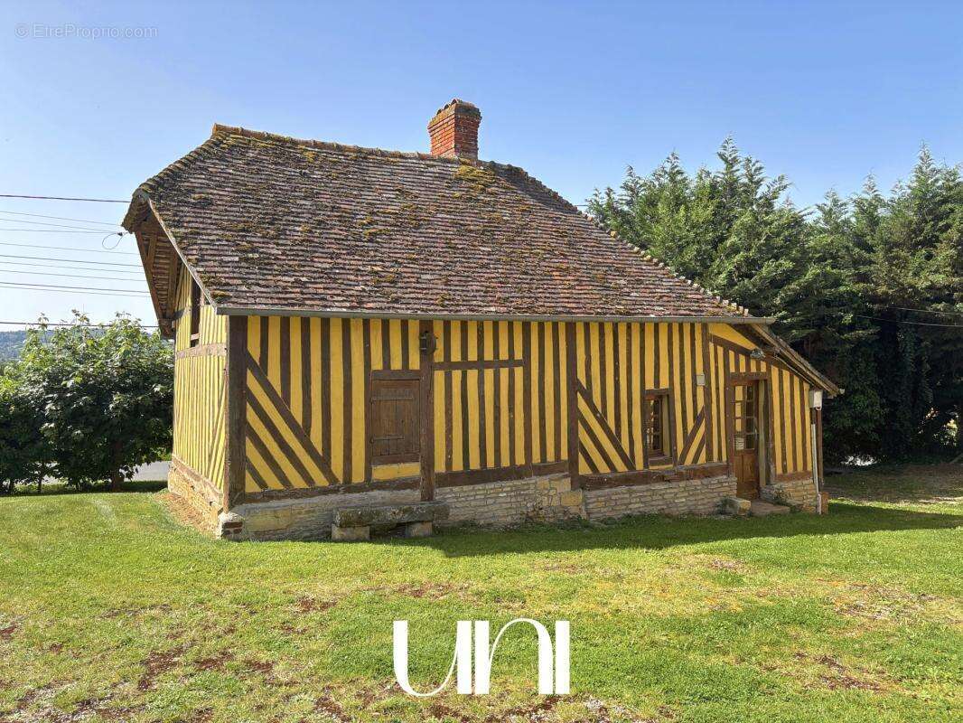 Maison à SAINT-PIERRE-SUR-DIVES