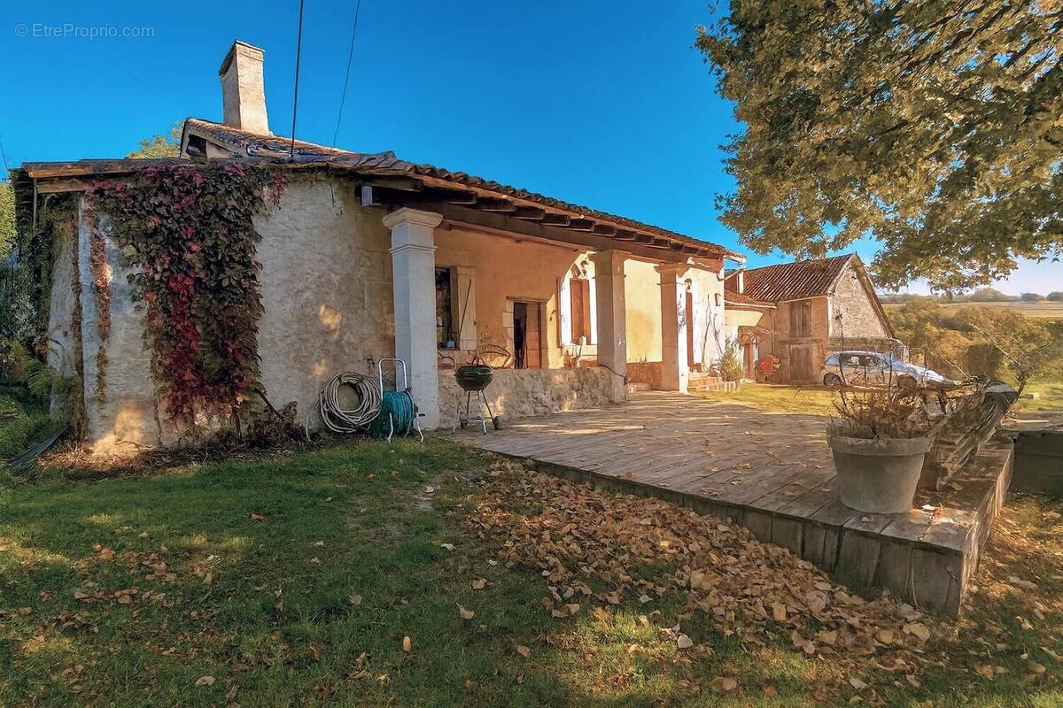 Maison à VILLETOUREIX