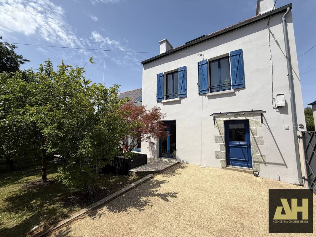 Maison à LE RELECQ-KERHUON