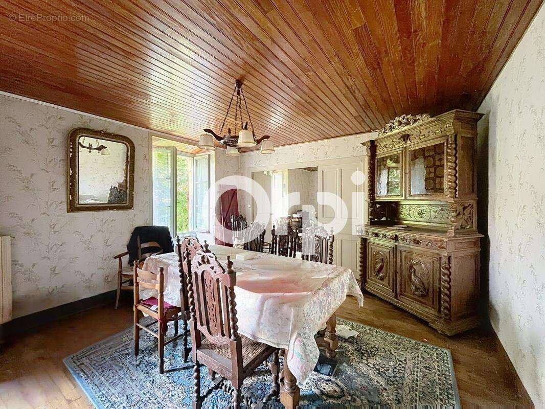 Maison à LOSTANGES
