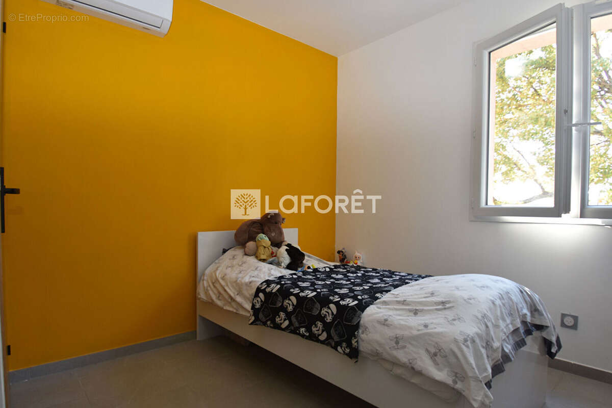 Maison à BAGNOLS-EN-FORET