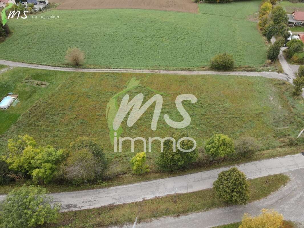 Terrain à LA BEAUME