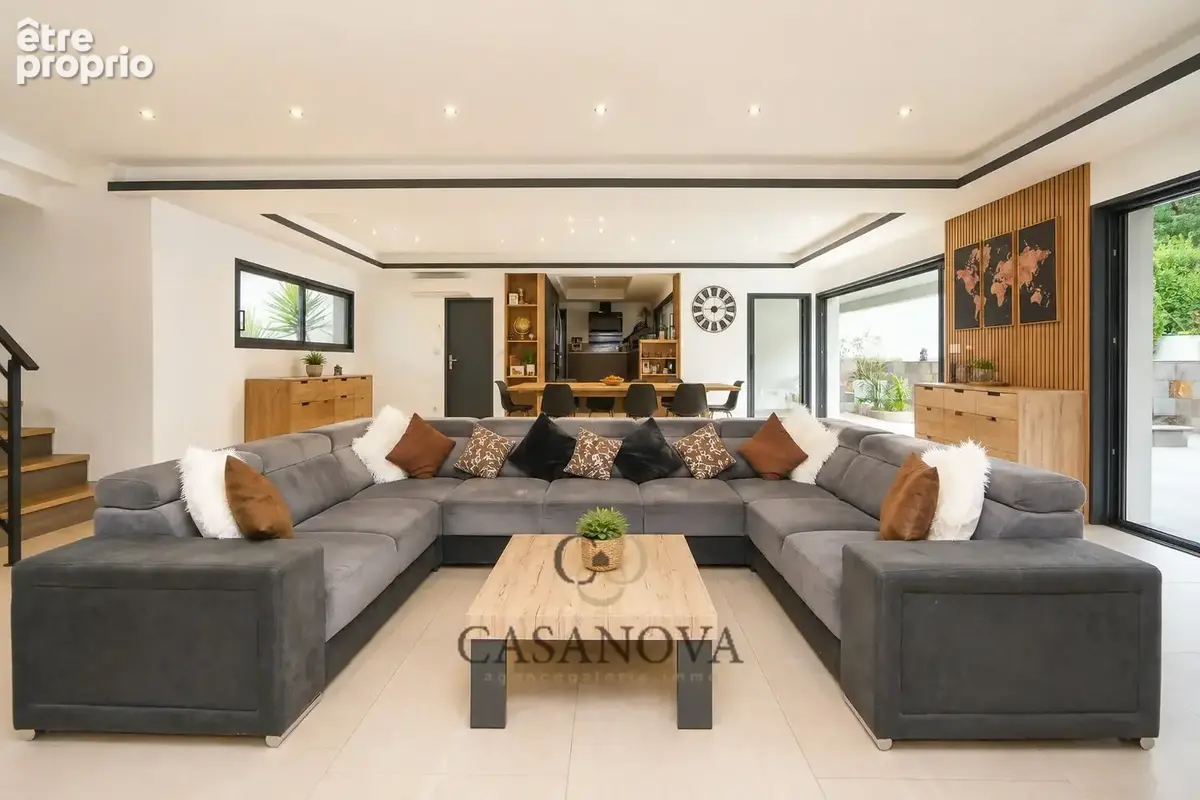 Villa contemporaine de 280 m² sur 1,3 hectare - photo 10
