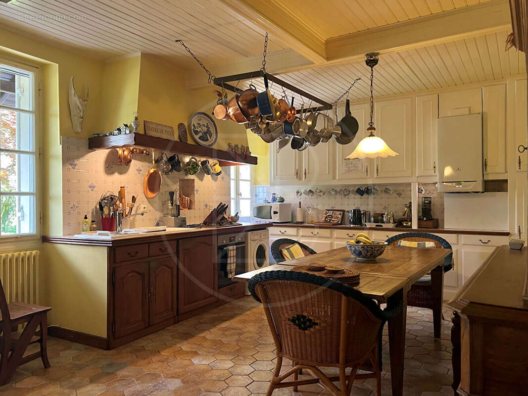 Maison à LAMOTHE-MONTRAVEL