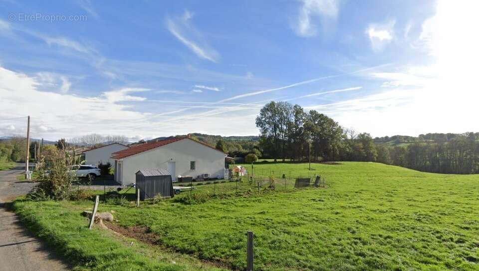 Terrain à JUSSAC