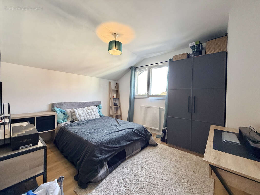 Appartement à CRANVES-SALES
