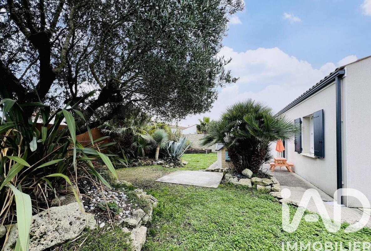 Photo 1 - Maison à SAINT-OUEN-D'AUNIS