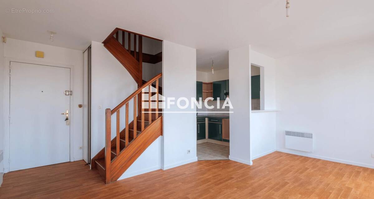 Appartement à LES PAVILLONS-SOUS-BOIS