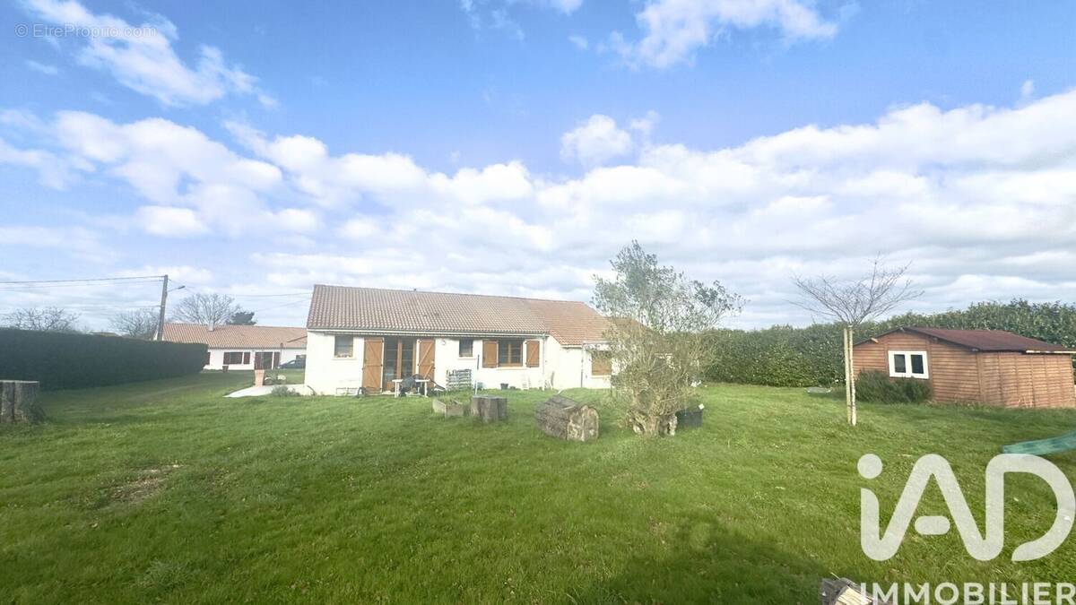 Photo 1 - Maison à SAINT-JULIEN-DE-CONCELLES