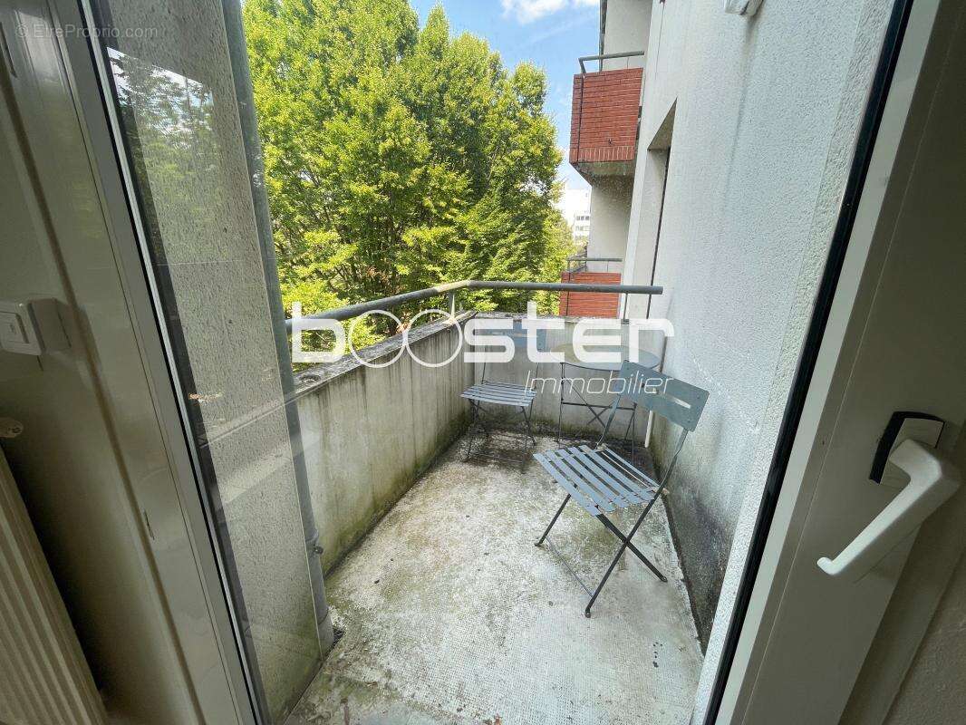 Métro Jolimont - Un appartement de type T1 bis - Résidence de standing avec balcon et parking – - photo 2