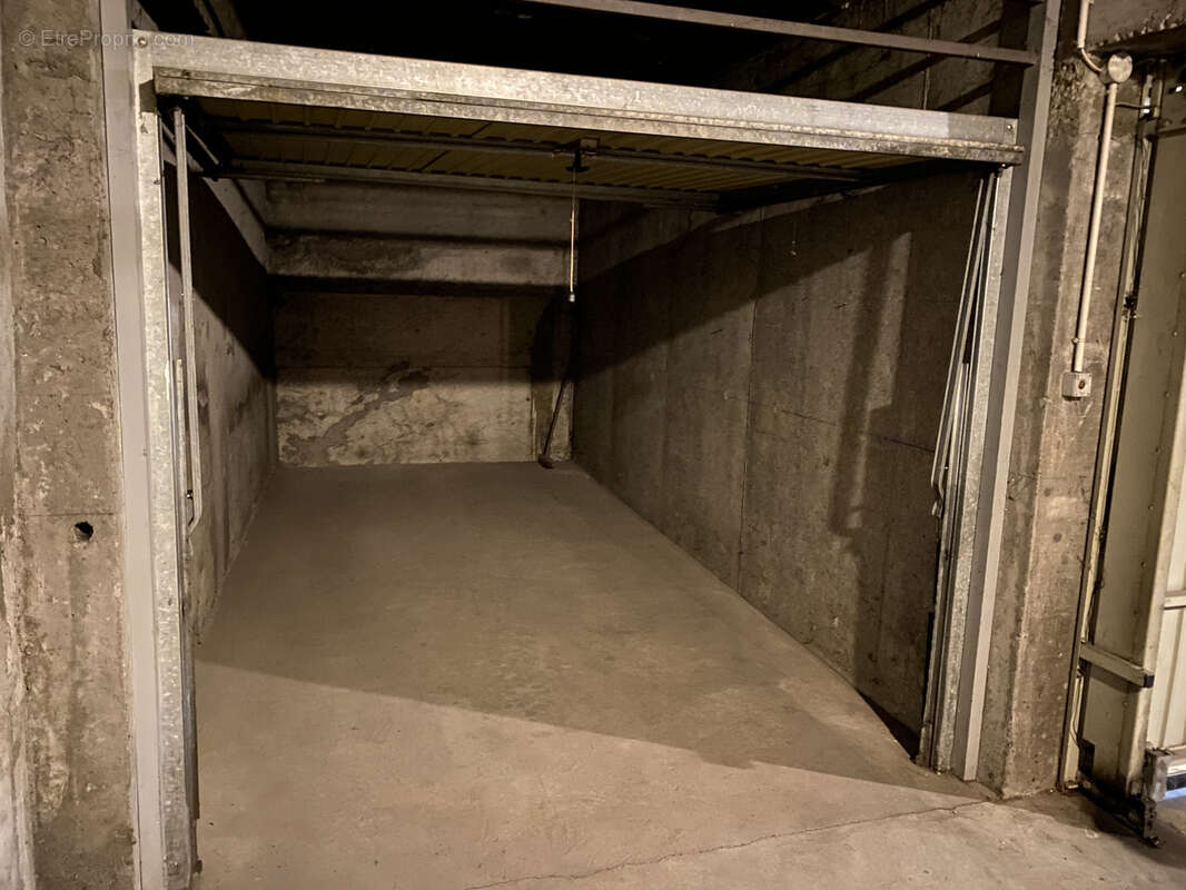 Parking à CLERMONT-FERRAND