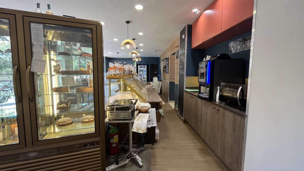 Commerce à VALLAURIS