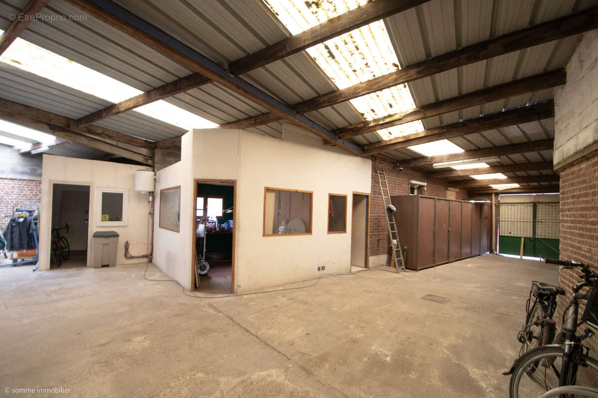 Commerce à AILLY-SUR-SOMME