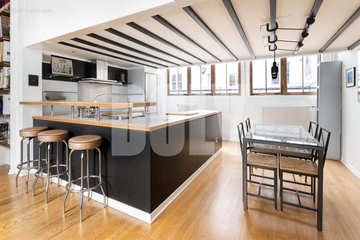 Appartement à PARIS-10E