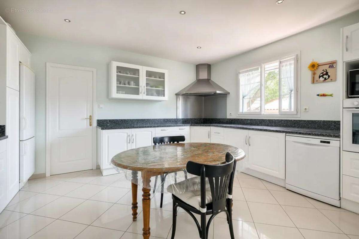 Maison de 5 pièces de 144 m² à Ségreville - photo 11