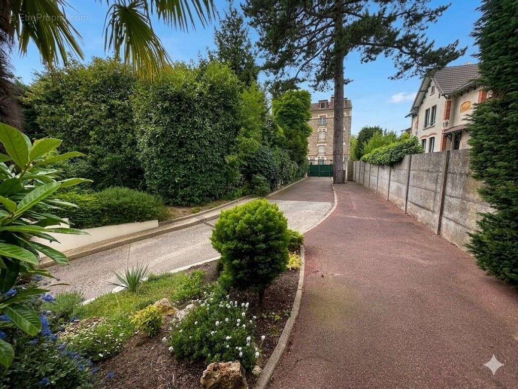 Appartement à LE RAINCY