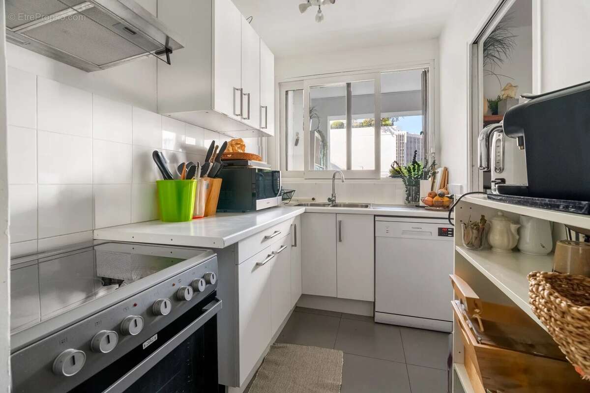 Appartement à LEVALLOIS-PERRET