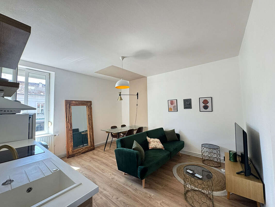Appartement type 5 - 83.50 m² - secteur av de laon - photo 2