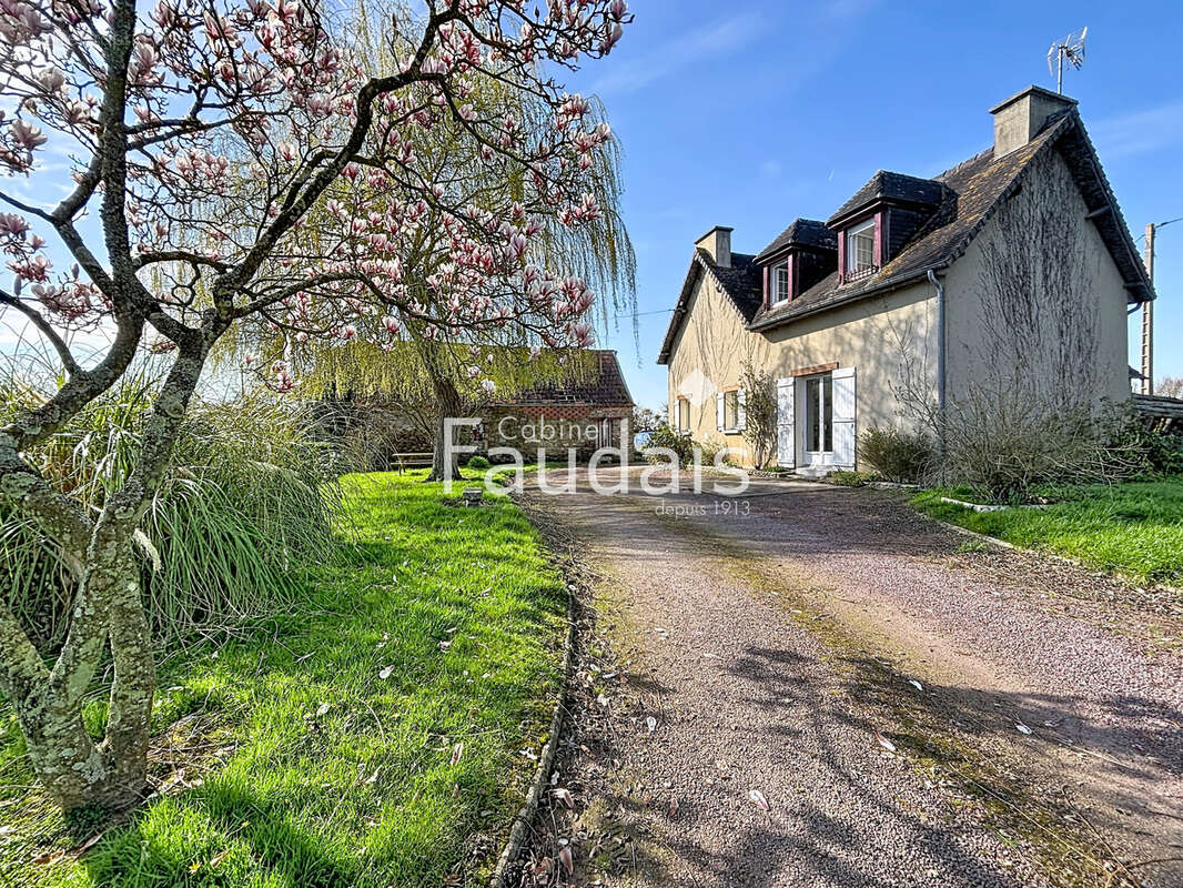 Maison à SAINT-CLAIR-SUR-L'ELLE