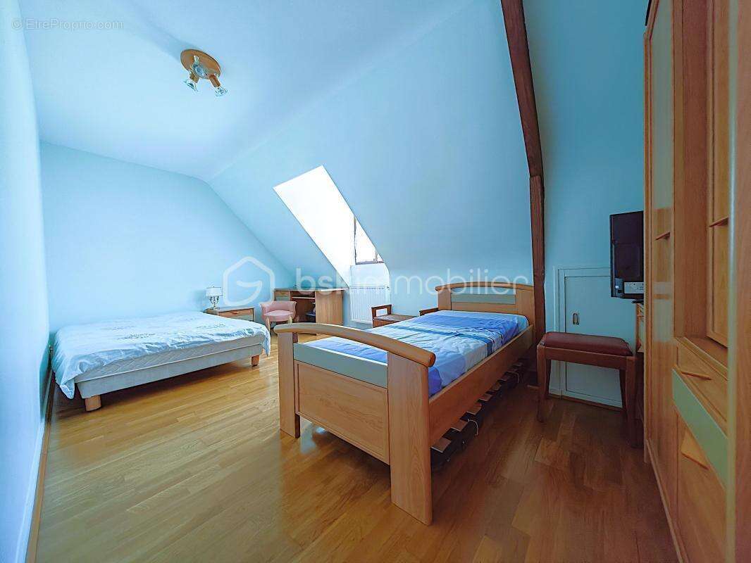 Maison 6 pièces – 143 m² – 4 chambres – Parc paysager de 1 700 m² - photo 13