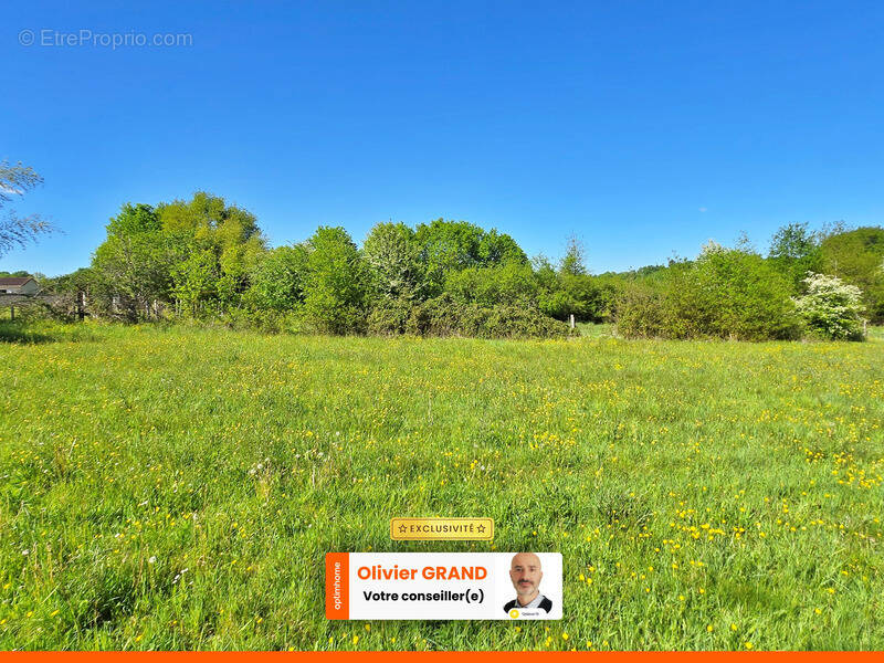 Terrain à ORADOUR-SUR-GLANE