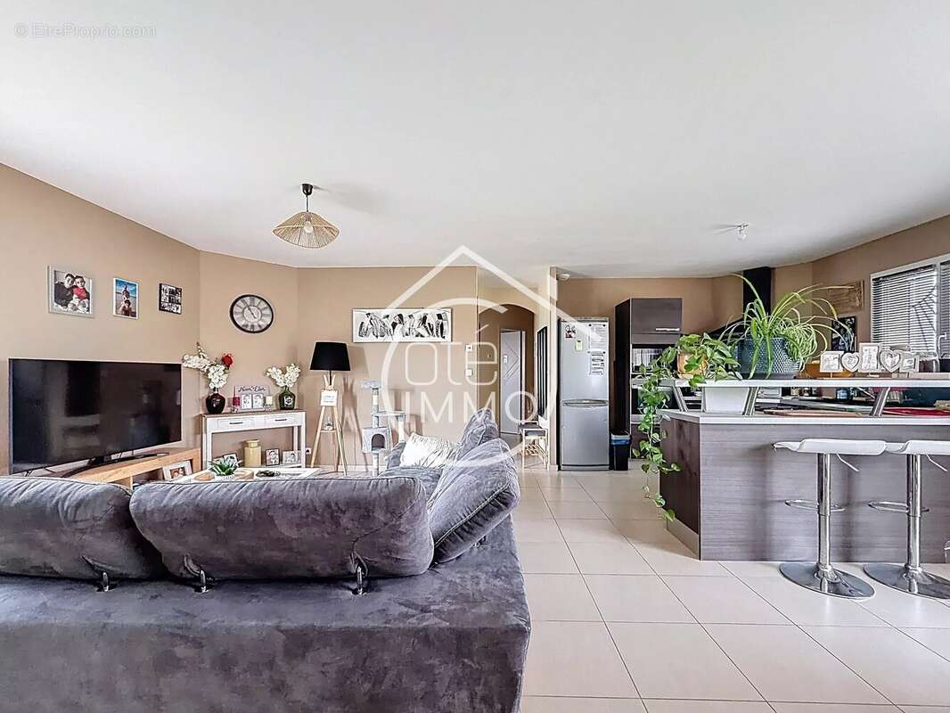 Maison à SAINT-MAGNE-DE-CASTILLON