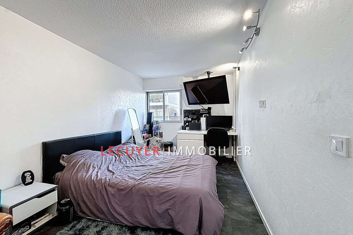 Appartement à VALLAURIS