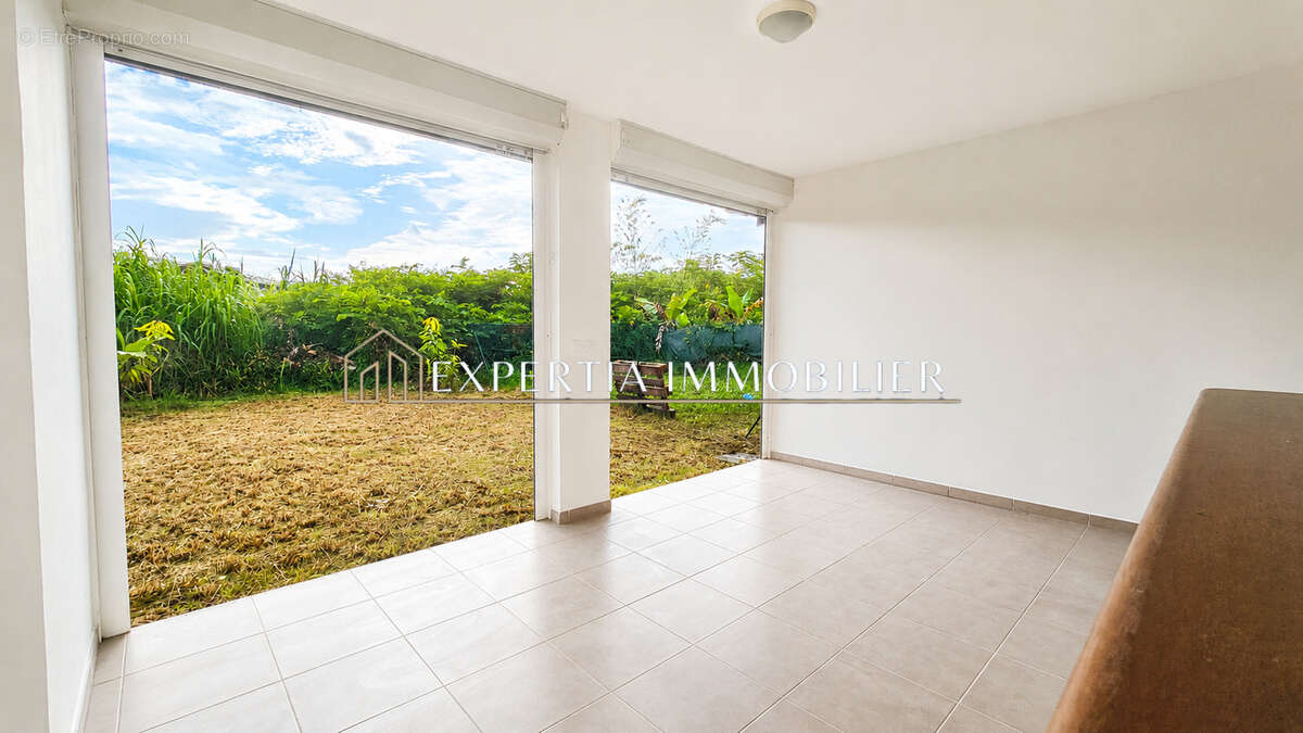 Appartement à REMIRE-MONTJOLY