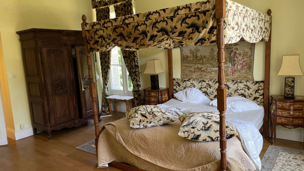 Maison à TOURNON-SAINT-PIERRE