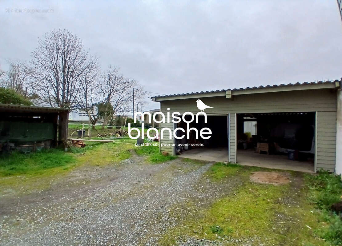 Maison à SECONDIGNY