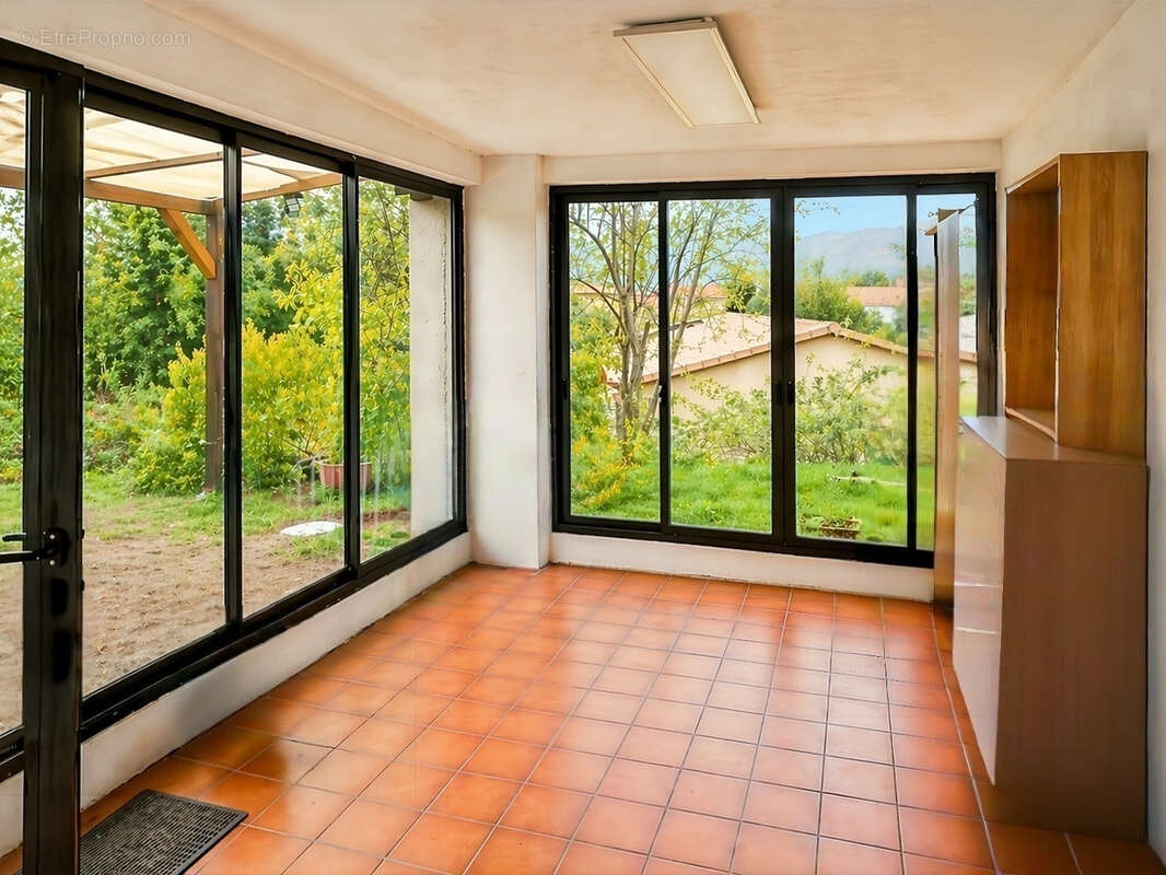 Appartement à TAVERA