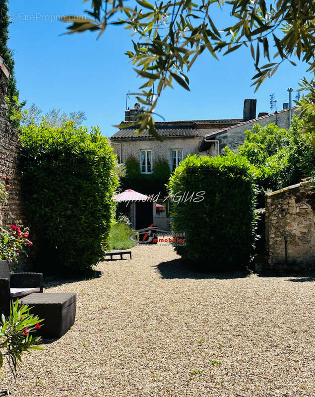 Maison à PORT-SAINTE-FOY-ET-PONCHAPT