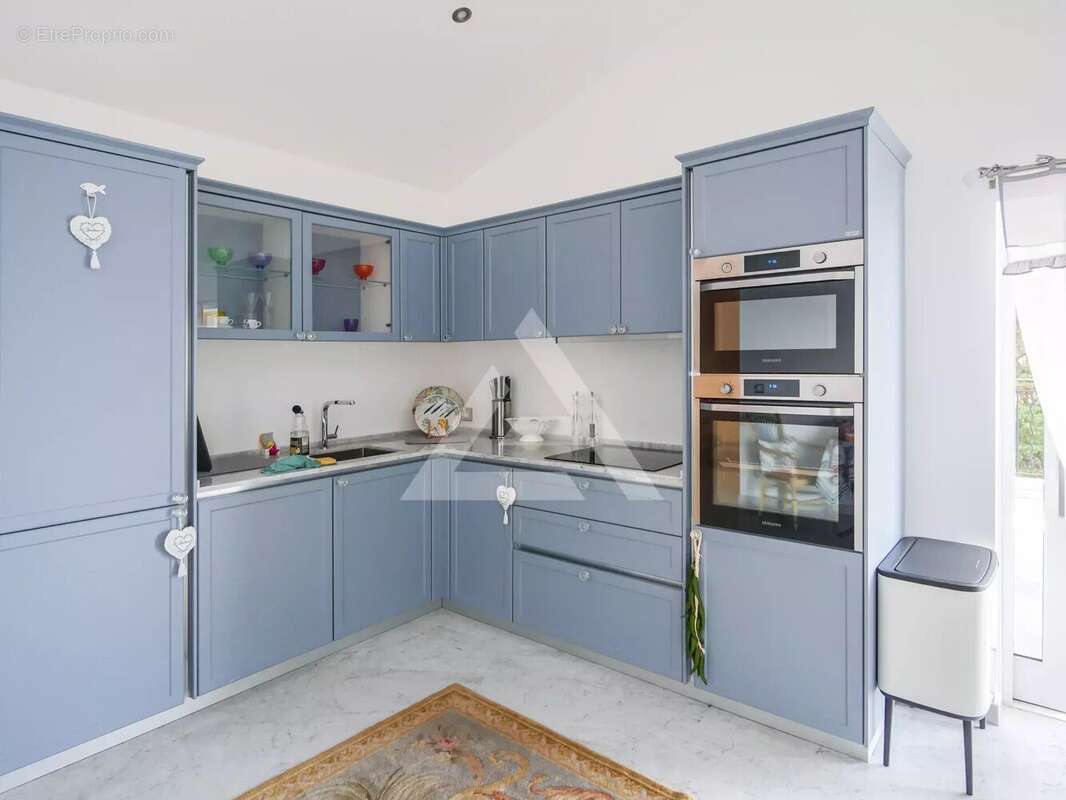 Immeuble avec parkings et garage - limitrophe cap d'ail - belle vue mer - photo 6