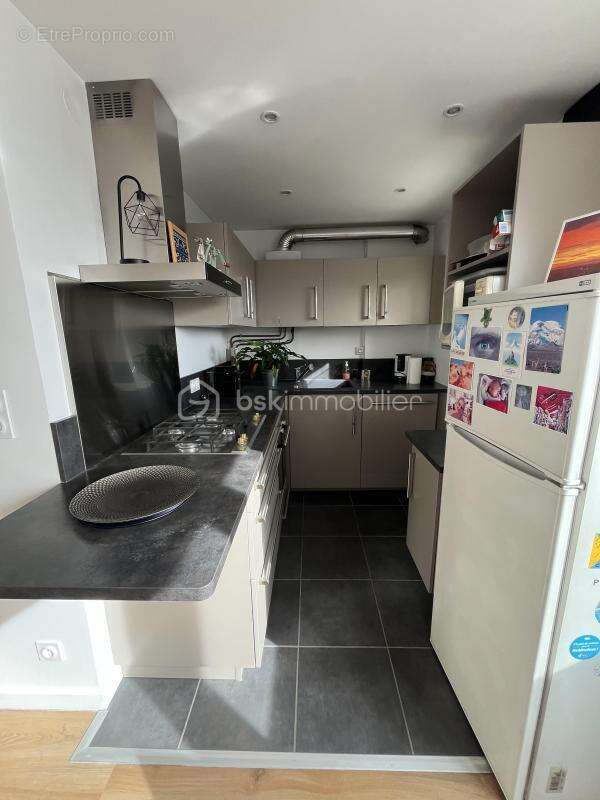 CALUIRE-ET-CUIRE – Appartement traversant avec vue panoramique exceptionnelle ! - photo 3