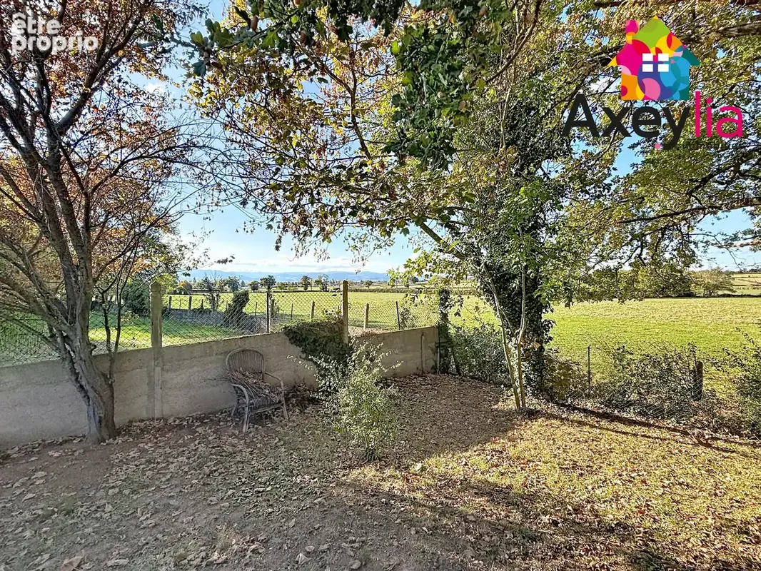 A vendre - riorges - maison de plain-pied pmr avec quatre chambres, garage et terrain - photo 5