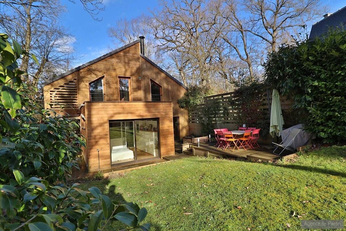 Maison à VERRIERES-LE-BUISSON